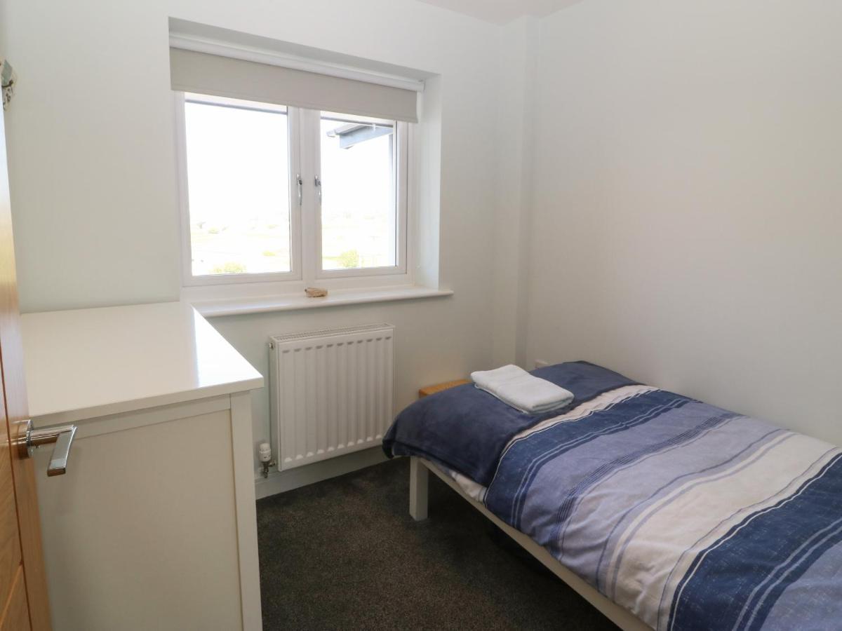 9 Apartment *