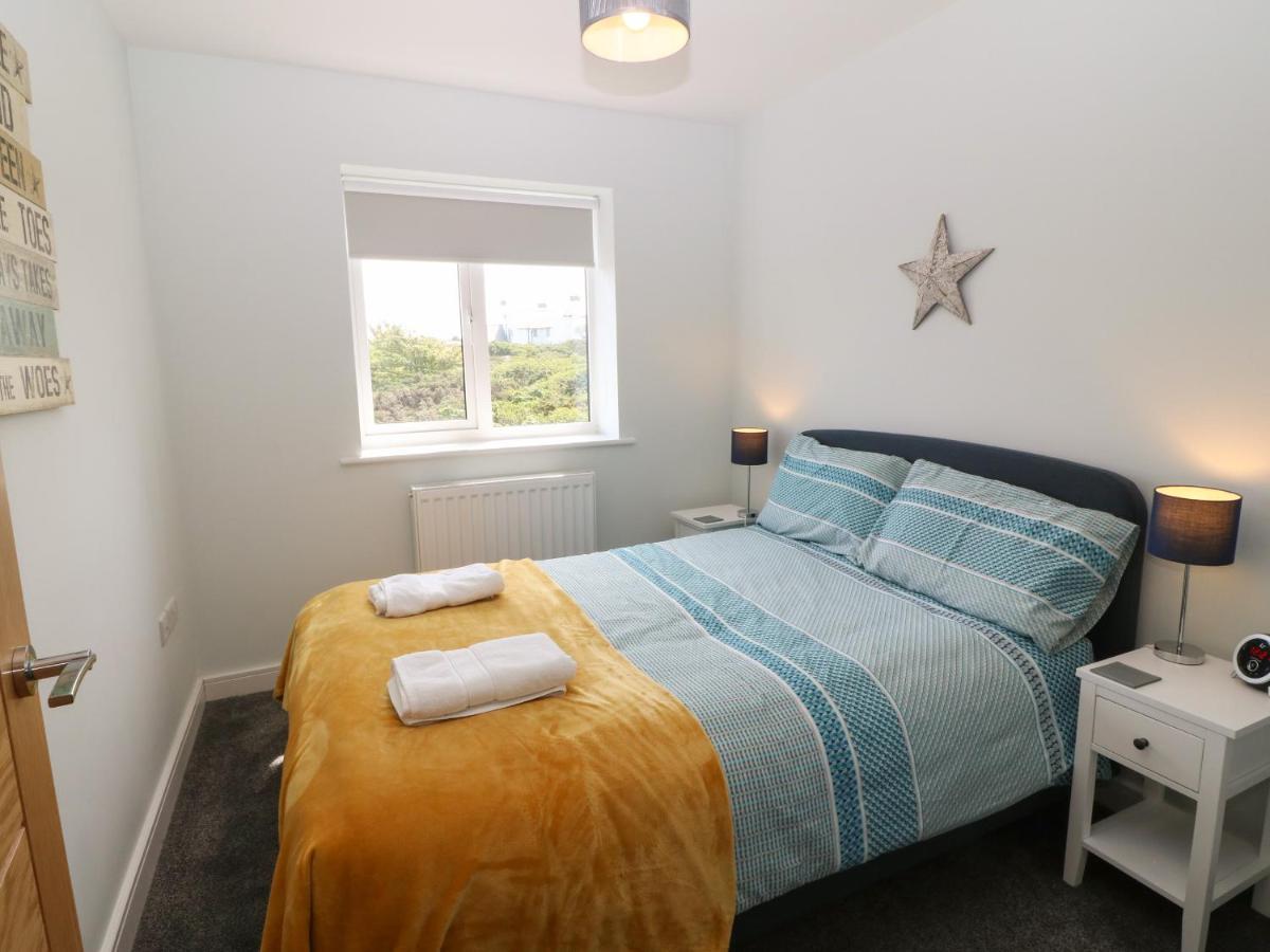 9 Apartment *