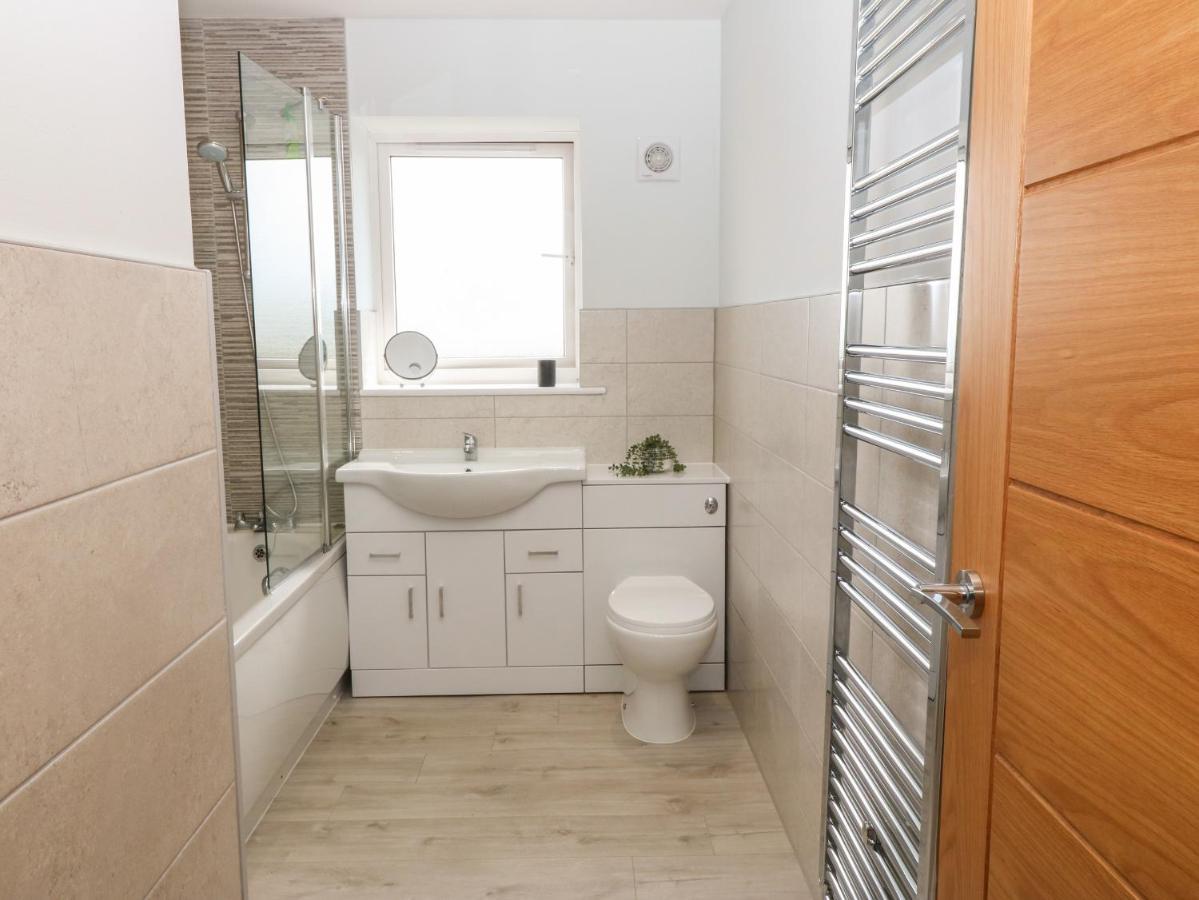 9 * Trearddur